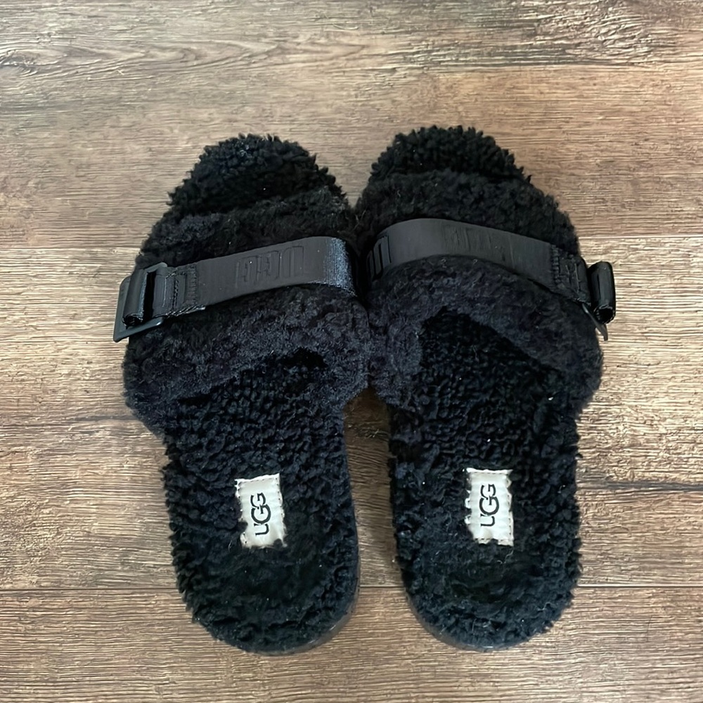 Black Ugg Fluffita Slippers